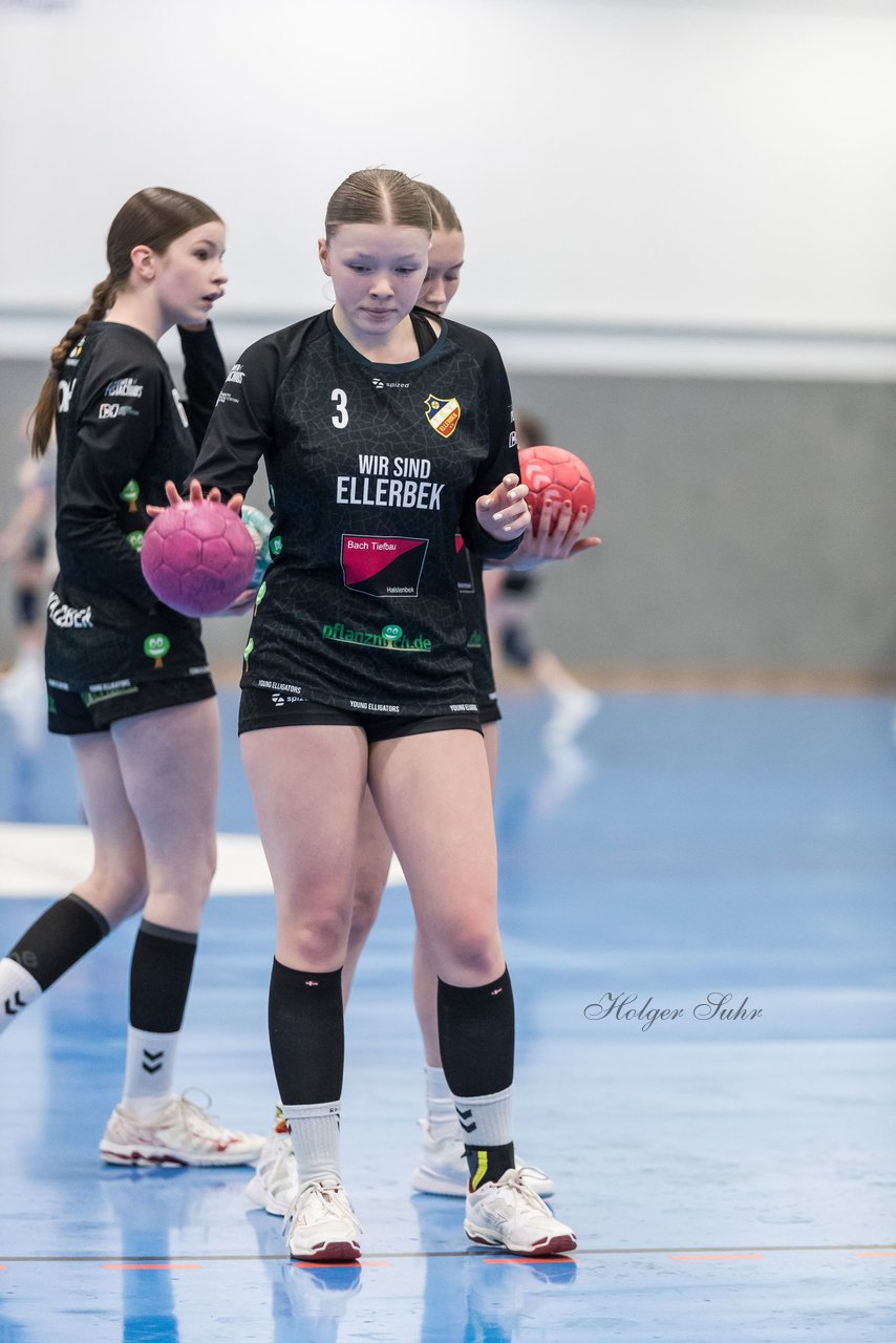 Bild 106 - wBJ TSV Ellerbek - TSV Uetersen : Ergebnis: 15:10